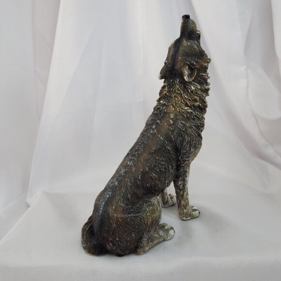 Howling Wolf Figurine Statue 7.5" Tall Cast Resin Animal Sculpture - Picture 4 of 11